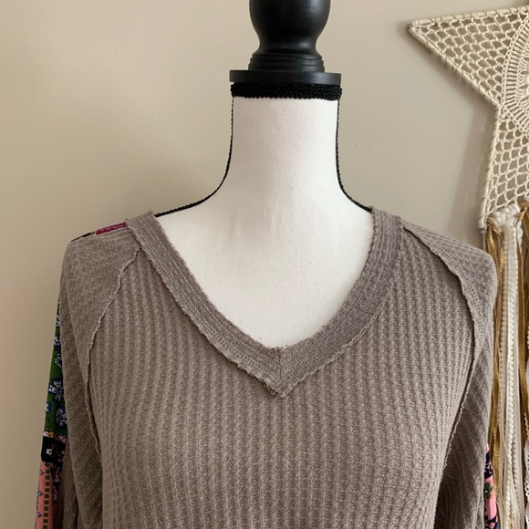 J Jordan boutique brand long sleeve floral shirt size small EUC ME B59 - Picture 2 of 7